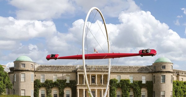 Video: To Tesla Cybertruck στόχος ακτιβιστών στη Γερμανία - εικόνα 4