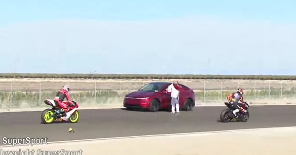 Όσο περιμένεις το ηλεκτρικό Defender ρίξε μια ματιά στην pickup εκδοχή του - εικόνα 7