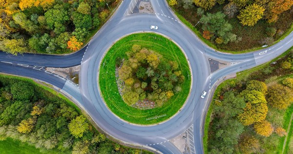 Το αυτοκίνητο-έκπληξη με το οποίο εμφανίστηκε στο Μονακό ο Charles Leclerc-Δεν είναι Ferrari (video) - εικόνα 4