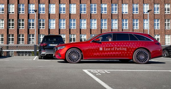 Βραβείο "Business Superbrands Greece 2024" στην Mercedes - εικόνα 3