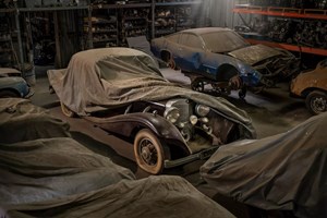 Υπέροχη Jaguar ΧΚ120 του 1948 διαλύθηκε σε τρακάρισμα και έφταιγε το κινητό - εικόνα 1