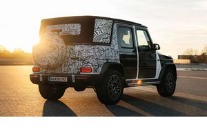 Τι συμβαίνει αν ρίξεις δέντρο 2 τόνων στο πολυτελές SUV της BYD (video) - εικόνα 2