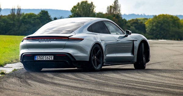 Αυτό είναι το σκάφος Frauscher με ηλεκτρικό κινητήρα Porsche - εικόνα 5
