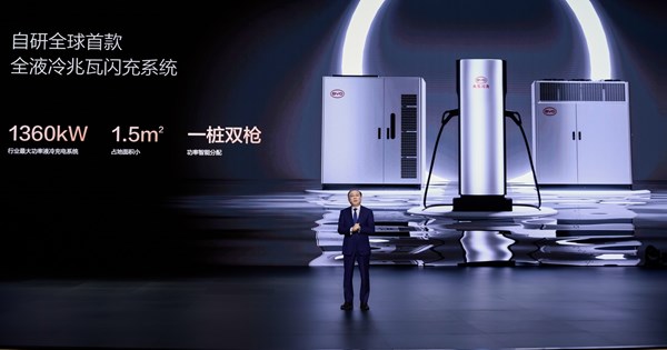 Οδηγούμε στην Ελλάδα με το νέο BYD Dolphin Surf - εικόνα 2