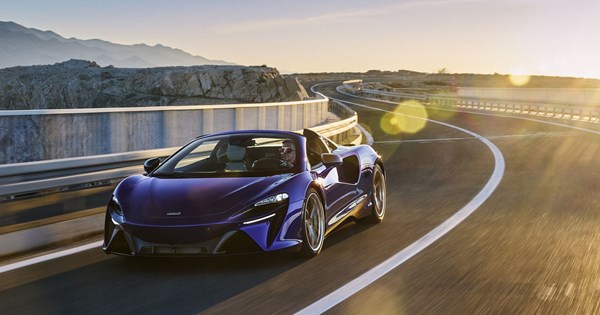 Η Hennessey Corvette C8 "διαλύει" το Tesla Cybertruck σε αγώνα drag - εικόνα 7