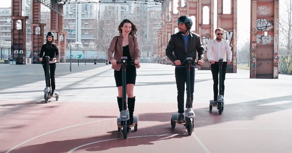 H McLaren μπαίνει με πατίνι στην μικροκινητικότητα - εικόνα 1