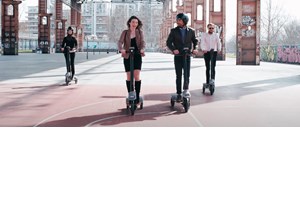 H McLaren μπαίνει με πατίνι στην μικροκινητικότητα - εικόνα 1