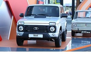 Γιατί τα πολυτελή αυτοκίνητα έχουν ονόματα σαν κωδικούς; Μια έξυπνη στρατηγική - εικόνα 8