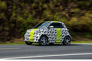 Η Adele επισκέφτηκε τις εγκαταστάσεις της McLaren και οδήγησε σε προσομοιωτή (video) - εικόνα 7