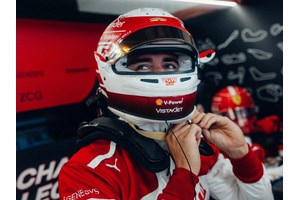 Πρώτη νίκη για τον Valentino Rossi σε αγώνα αυτοκινήτων - εικόνα 6