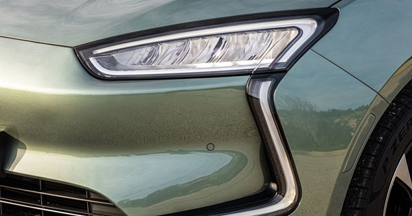 Πώς νιώθεις όταν σου "παίζει φώτα" ο Verstappen για προσπέραση - εικόνα 4