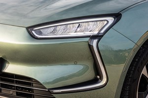 Πώς νιώθεις όταν σου "παίζει φώτα" ο Verstappen για προσπέραση - εικόνα 4