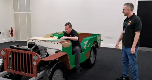 H Ferrari αποκάλυψε Monza SP1 από Lego σε κανονικές διαστάσεις - εικόνα 2