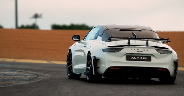 Η Geely άνοιξε κέντρο οδικής ασφάλειας με 5 ρεκόρ Γκίνες - εικόνα 2