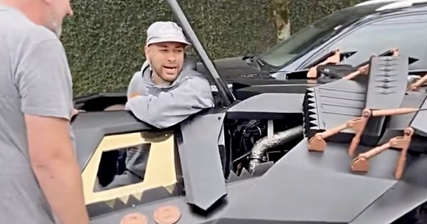 Δείτε τι έκανε ο Shaquille O'Neal για να χωρέσει στην Corvette Z06 που αγόρασε - εικόνα 1