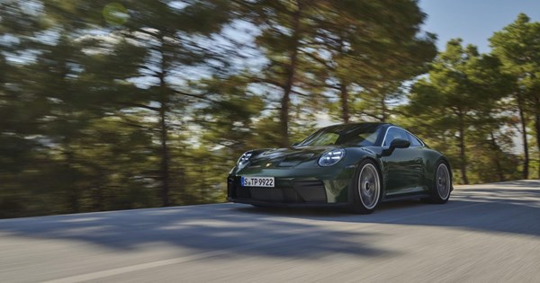 Ο Stig οδηγεί την Porsche 911 GT3 RS στην πίστα του Top Gear (video) - εικόνα 1