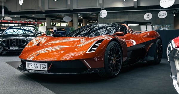 Νέες Mercedes V-Class και EQV: Στην Ελλάδα οι μοναδικές πολυθέσιες λιμουζίνες - εικόνα 13