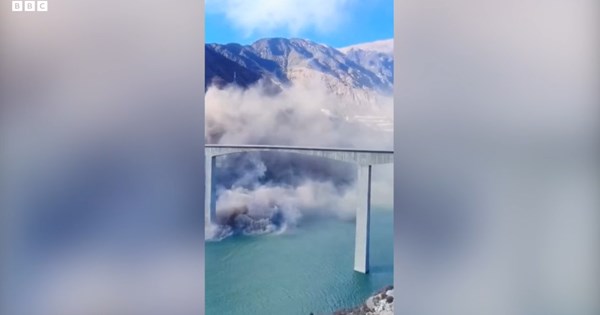 Η Peugeot επιμένει στο πιο διαστημικό τιμόνι που έχουμε δει μέχρι σήμερα - εικόνα 7