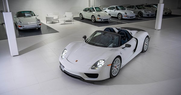 Το διθέσιο cabrio Defender είναι μια στιγμή παραφροσύνης - εικόνα 3