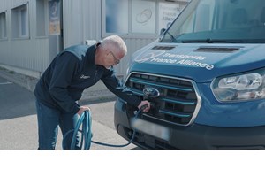 Στην Ελλάδα το ηλεκτρικό βαν Ford E-Transit Courier - εικόνα 1