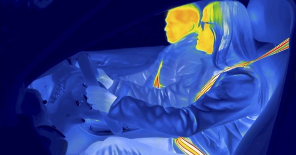 Πώς λειτουργεί η νέα "έξυπνη" ζώνη ασφαλείας της ZF που προσαρμόζεται στον επιβάτη - εικόνα 1