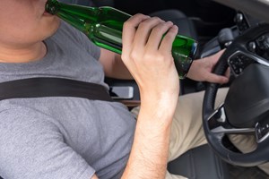 Έρευνα που σοκάρει: Οι μισοί Έλληνες έχουν οδηγήσει μεθυσμένοι - εικόνα 1