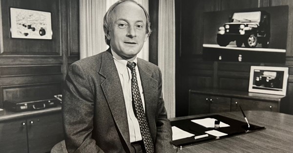 'Οταν το Jeep Grand Cherokee τα έκανε "γυαλιά καρφιά" στο Detroit (video) - εικόνα 7