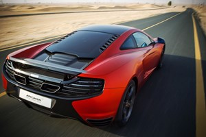 Ferrari εναντίον McLaren και καμένα ελαστικά στην άσφαλτο - εικόνα 18