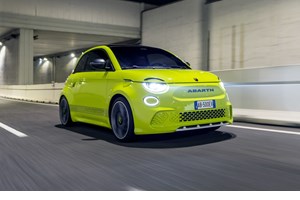Έξι χιλιάδες ώρες εξέλιξης για τον ήχο του ηλεκτρικού Abarth 500e - εικόνα 2