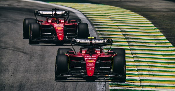 Δείτε τον Lewis Hamilton να οδηγεί την McLaren του Ayrton Senna - εικόνα 2