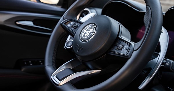 Δοκιμή Alfa Romeo Junior Elettrica: Πόσο καλή είναι η πρώτη ηλεκτρική Alfa - εικόνα 14