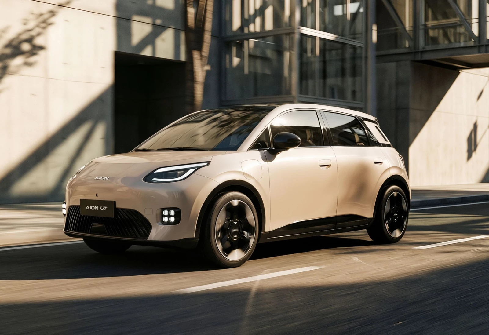 GAC AION UT ηλεκτρικό hatchback