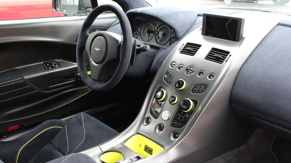Aston Martin Vantage AMR Pros