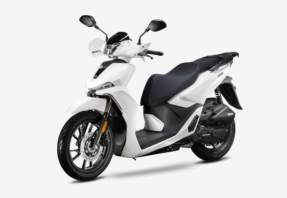 Voge SR16
