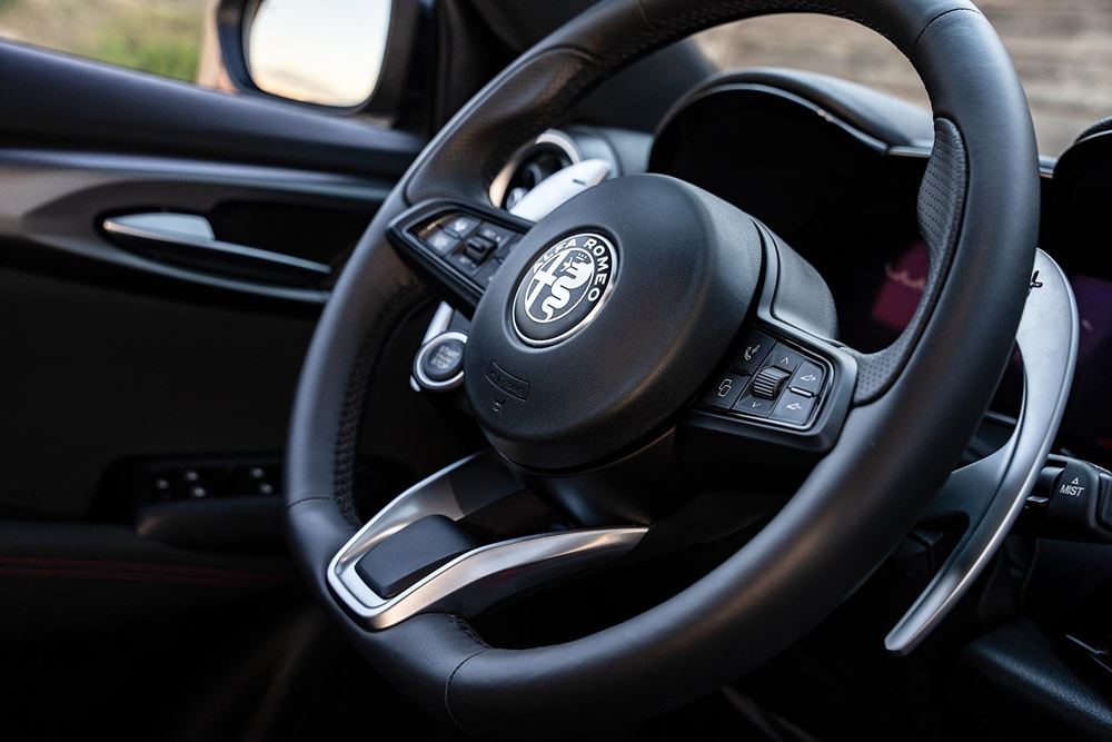 Alfa Romeo PHEV Q4