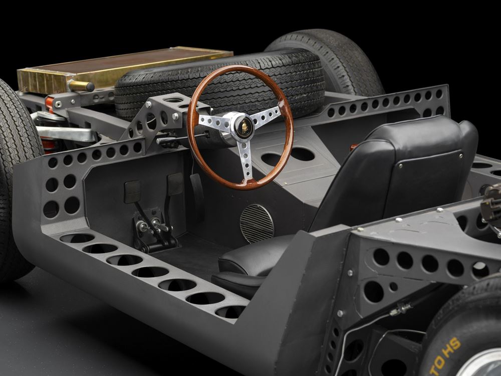 To σασί της πρώτης Lamborghini Miura