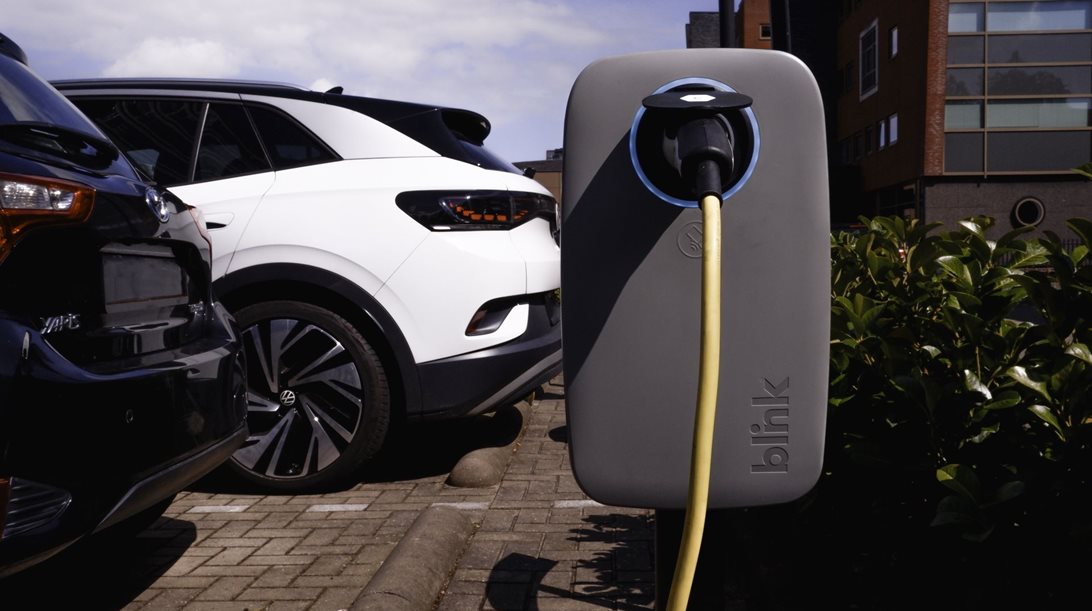 Τα σχολεία ξεκίνησαν και για την Blink-Δείτε τους νέους της φορτιστές σε εκπαιδευτικά ιδρύματα