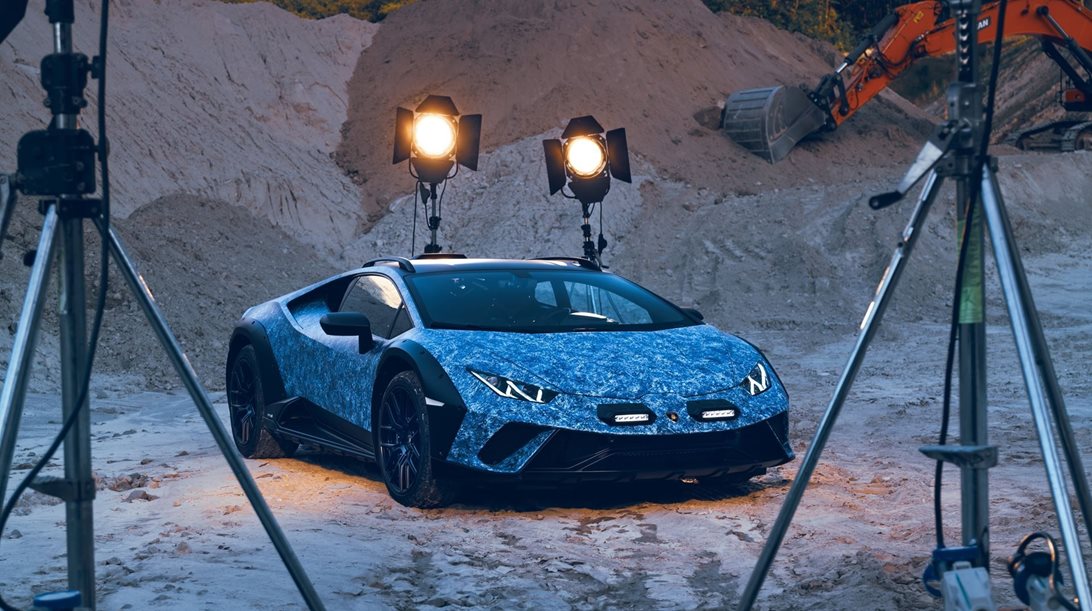 Στην Lamborghini είναι υπερήφανοι για το χρώμα της Sterrato Opera Unica