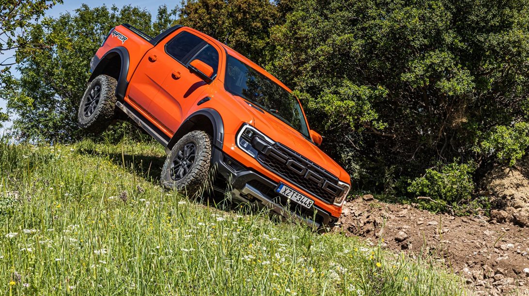 Οδηγούμε στην Ελλάδα Ford Ranger Raptor: το απόλυτο pick-up