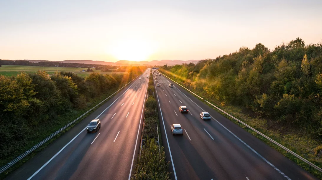 Σχέδιο για δρόμους χωρίς όρια ταχύτητας προκαλεί αντιδράσεις