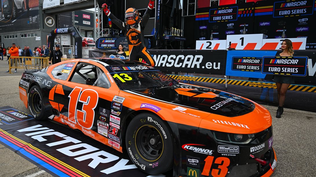 EuroNASCAR: Διπλή νίκη για τον Θωμά Κρασώνη στην πρεμιέρα