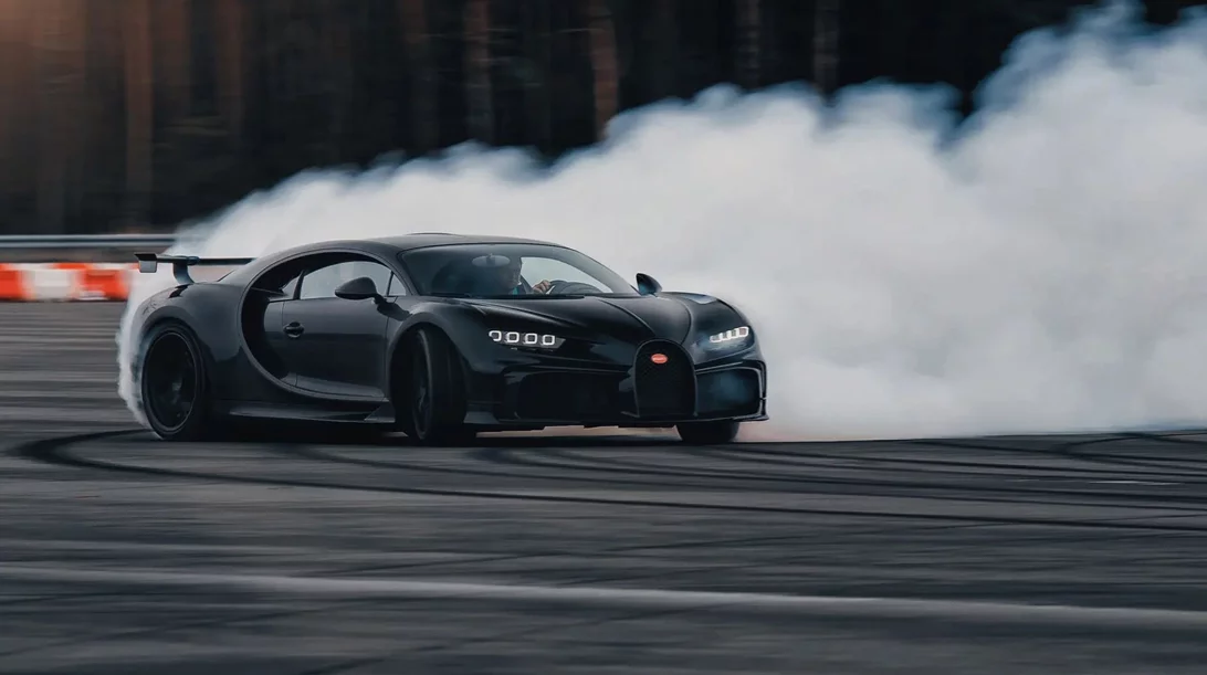 Drift με Bugatti Chiron Pur Sport είναι πολύ σπάνιο θέαμα