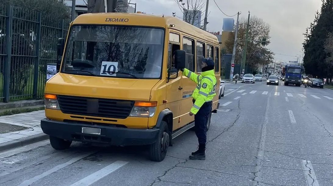 Τροχαία Αττικής: 1 στα 4 σχολικά με παραβάσεις-ποσοστό που τρομάζει