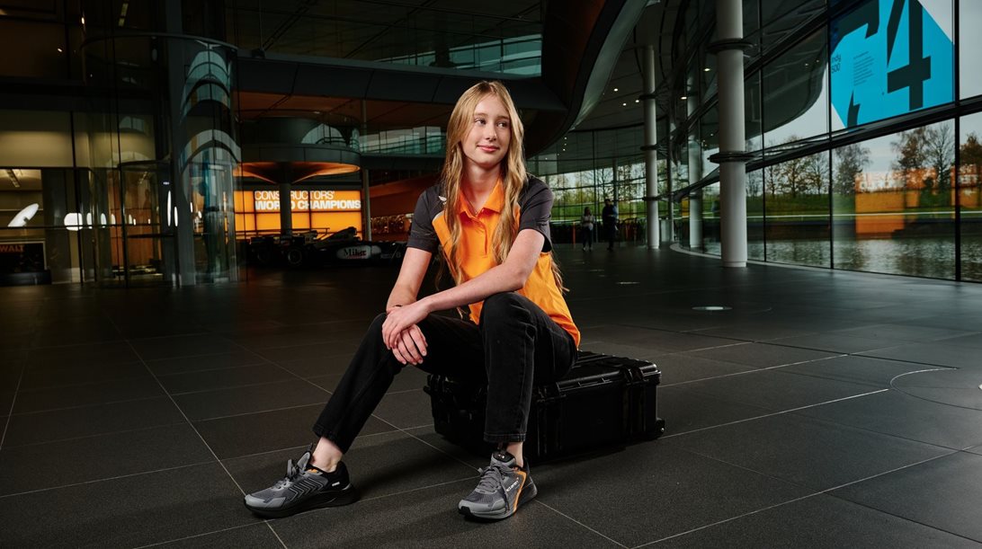 F1: Η 14χρονη κόρη του Mika Hakkinen υπέγραψε στη McLaren