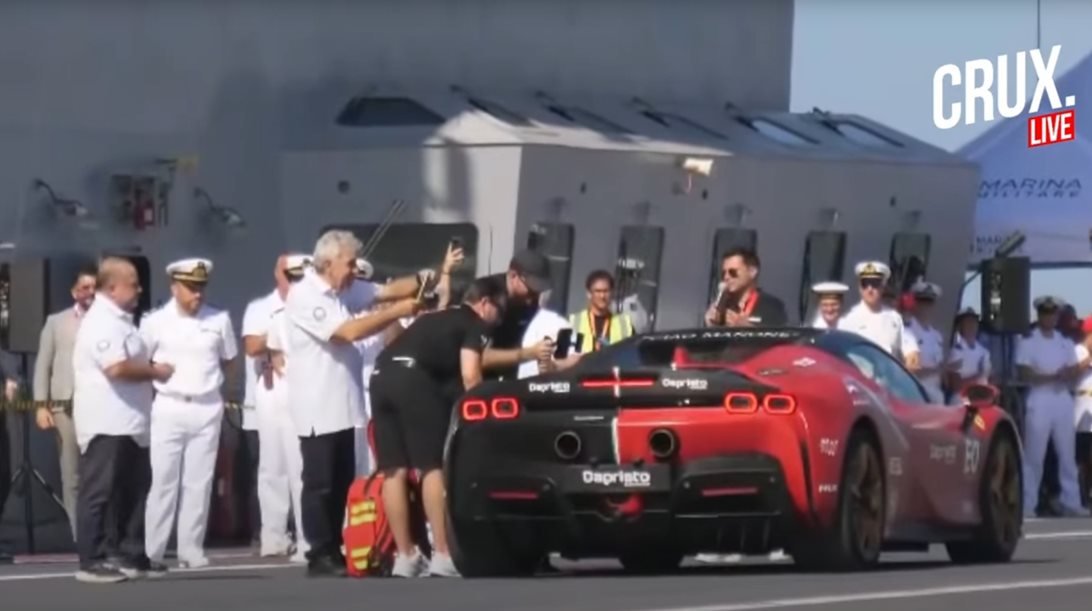 Δείτε τη Ferrari SF90 να κάνει ρεκόρ ταχύτητας πάνω σε αεροπλανοφόρο