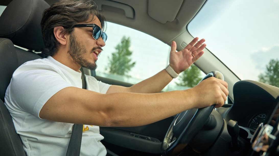 Αποκάλυψη: 1 στους 5 Έλληνες οδηγούς πλακώνεται στο δρόμο