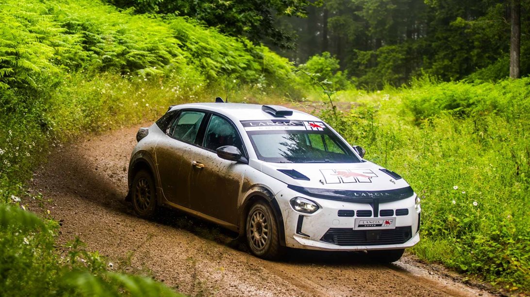 Ο Miki Biasion ξανά στο δεξί μπάκετ μιας Lancia (εικόνες)