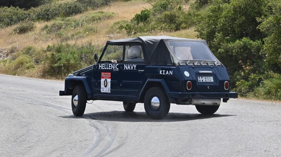 Το Πολεμικό Ναυτικό πήρε μέρος στην ανάβαση Ριτσώνας με ένα υπέροχο και σπάνιο αυτοκίνητο (εικόνες)