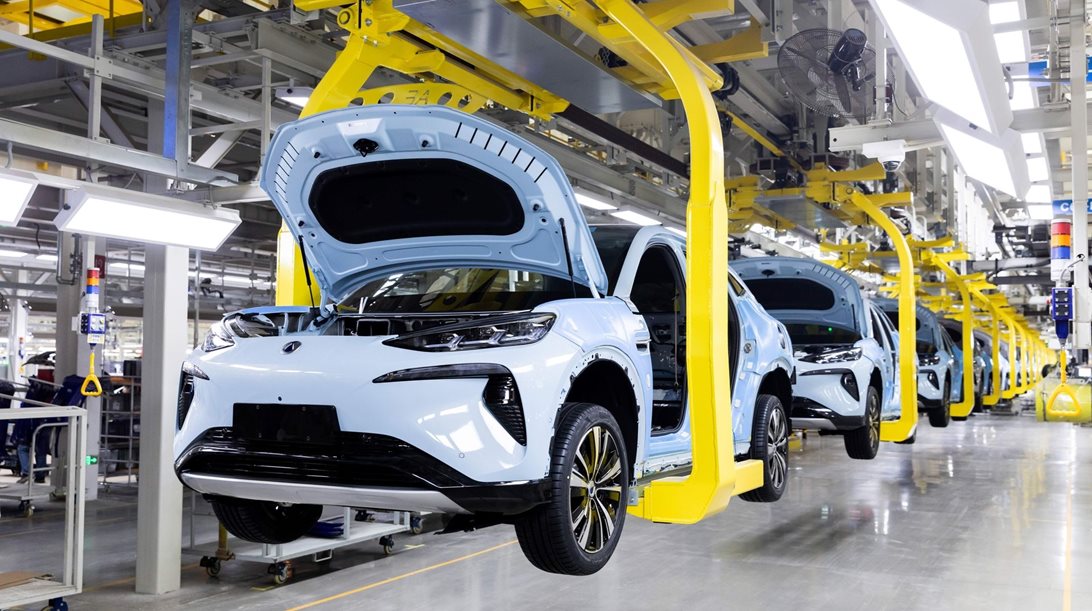 H πρώτη φίρμα που φθάνει τα 7 εκατομμύρια ηλεκτρικά και plug-in υβριδικά αυτοκίνητα