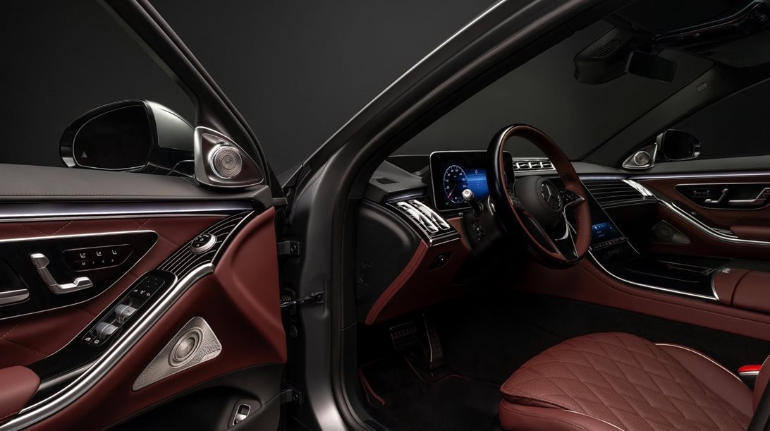 Σε αυτό το αυτοκίνητο θα μπορείς να βλέπεις ταινία ενώ κινείσαι με 95km/h